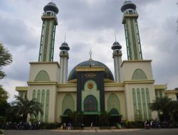 Daftar 10 Rekomendasi Lokasi Salat Idulfitri di Bekasi, Imam/Khatib Ahmad Syaikhu hingga Ustaz Nasrullah