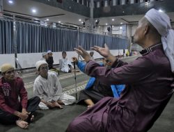 Teman Tuli Semangat Belajar Agama Islam Gunakan Bahasa Isyarat di Masjid Jami’ Al-Jihad Cibitung