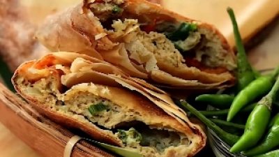 Resep Martabak Telur Daging Kecap, Takjil Renyah Cocok untuk Berbuka Puasa