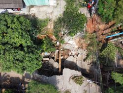 Jalan Jatiwangi Longsor, Akses Empat Desa Menuju Kawasan Industri MM2100 Cikarang Terputus