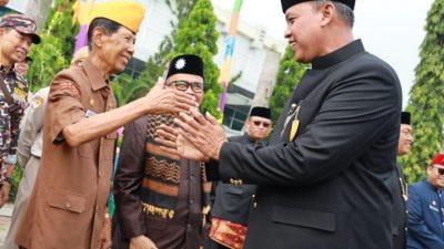 HUT ke-28 Kota Bekasi: Tri Adhianto dan Haris Bobihoe Sumbangkan Gaji Pertama untuk Warga Terdampak Banjir