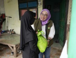 Perempuan Bangsa PKB Bantu Warga Terdampak Banjir di Babelan
