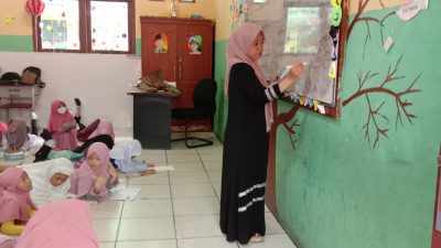 Sanlat di SDN Jatiluhur 1 Sistem Paralel