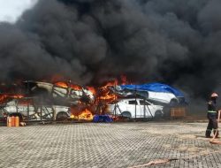 Kebakaran di Bekasi, 30 Unit Body Kit Mobil Hangus Dilalap Api