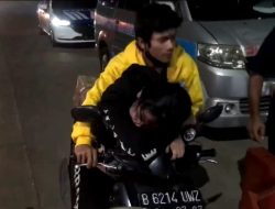 Pria Ini Terpaksa Tunda Perjalanan Mudik ke Purwodadi Setelah Kekasih Hampir Pingsan di Cikarang