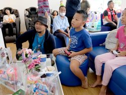 Serambi My Pertamina Bagi-bagi THR untuk Anak-anak Pemudik   