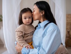 Tips Mencegah Anak Dicium Orang Lain saat Kumpul Lebaran