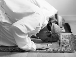 Tata Cara Salat Tarawih Sendiri di Rumah