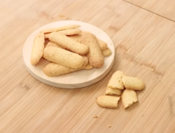 Resep Lidah Kucing yang Renyah Tanpa Cetakan, Bisa Jadi Menu Kue Lebaran 2025