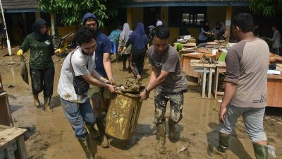Pascabanjir, DLH Angkut 11 Ribu Ton Sampah ke TPA Sumur Batu