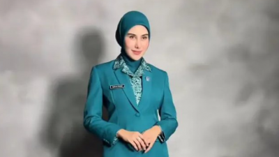 Potret Syahnaz Sadiqah saat Pakai Seragam PKK Jadi Sorotan, Netizen: Ada Rasa Malu Gak Sih?