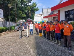 Pastikan Performa Layanan Tidak Terganggu, GM Witel Bekasi-Karawang Dampingi EVP Telkom Regional II Tinjau Posko Tanggap Darurat Banjir di STO Pekayon