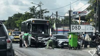 BisKita Trans Bekasi Patriot vs Truk Tangki: Tiga Orang Luka