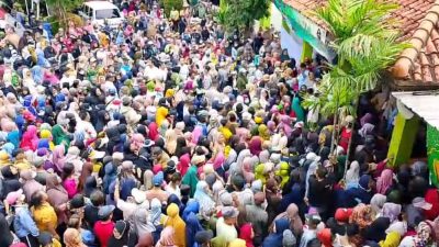 Sembako Murah di Bekasi Utara Menyulut Kericuhan, Warga Terjatuh dan Pingsan