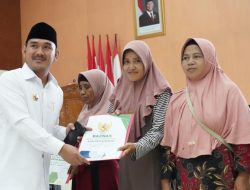 Pemkab Bekasi Luncurkan Gerakan Asih Ka Indung, Seluruh Pejabat Wajib Punya Orangtua Asuh