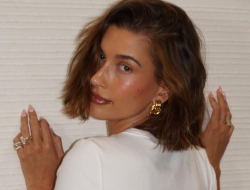 Hailey Bieber Buka Suara Soal Kondisi Kesehatannya, Akui Idap Kista Ovarium