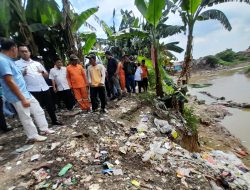 Lurah Kebalen Sebut Sampah yang Dibuang ke Kali Bekasi Berasal dari Perumahan Wisma Asri Kota Bekasi