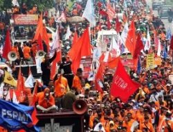 Peringati May Day Besok, Buruh Bekasi Klaim Bakal Kerahkan 40 Ribu Massa ke Monas