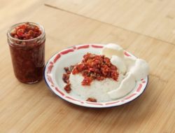 Resep Sambal Cumi Mercon yang Tahan Lama, Pas Banget Buat Stok di Rumah