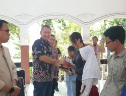 100 Siswa Kurang Mampu di Mustikajaya Terima Kacamata
