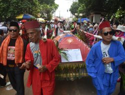 Warga Tumpah Ruah di Festival Adu Bedug dan Dondang ke-18 Mustikajaya