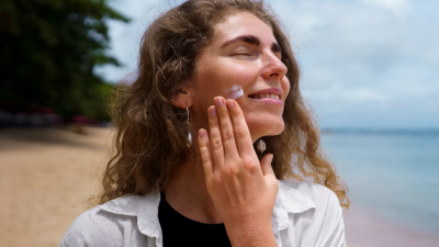 Perlu Diketahui, Ini Kandungan Sunscreen yang Aman untuk Kulit Berjerawat