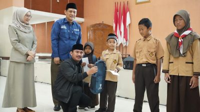 2.070 Pelajar di Kabupaten Bekasi Terima Bantuan
