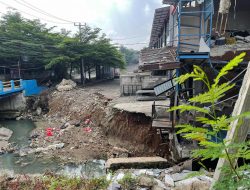 Dinas SDABMBK Kabupaten Bekasi Desak Pengembang Perumahan Astom Residence Benahi Area Longsor