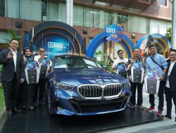 Apresiasi Nasabah Loyal, BRI Serahkan Hadiah BRImo FSTVL 2024 kepada Para Pemenang
