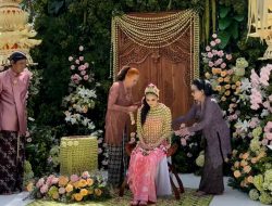 Luna Maya Gelar Prosesi Siraman Jelang Menikah dengan Maxime Bouttier