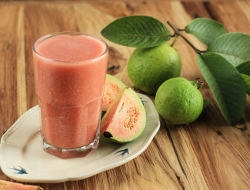 Tak Hanya Menyegarkan, Ini 5 Manfaat Jus Jambu untuk Kesehatan