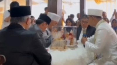 Mantan Wali Kota Bekasi Rahmat Effendi Hadir jadi Wali Nikah Putrinya