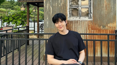 Kim Seon Ho Rayakan Ulang Tahun ke-39 dengan Donasikan Rp590 Juta untuk Panti Asuhan