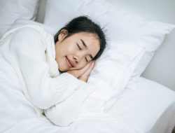 Sering Begadang? Ini 5 Tips Supaya Kulit Tetap Sehat dan Tidak Kusam
