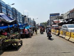 PKL Sekitar Sentra Grosir Cikarang Masih Berjualan di Siang Hari, Aturan Dilanggar