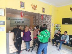 Kelurahan Perwira Ramai Warga Urus SKTM dan DTKS Jelang Pendaftaran Sekolah