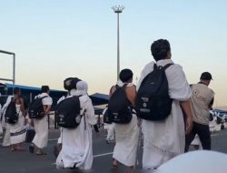Jemaah Haji RI Jalan Kaki dari Muzdalifah ke Mina