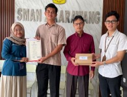 Telkom Serahkan Sertifikat Kompetensi dalam Acara DigiUp di SMAN 2 Karawang: Wujud Sinergi Dunia Industri dan Pendidikan    