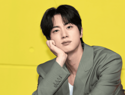 ARMY Tuding HYBE dan BIGHIT MUSIC Sabotase Promosi Tur Solo Jin BTS, Desak Agensi Bertindak Adil