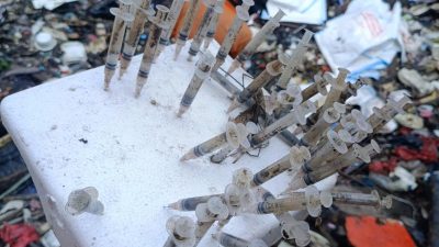 Petugas Tertusuk Jarum Suntik di Kali Baru Medan Satria