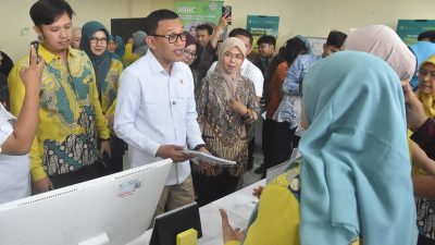 Pemerintah Siapkan Jalur Khusus Tenaga Kesehatan Muda ke Luar Negeri