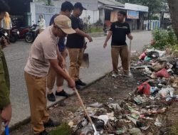 Sampah Datang Tiap Malam, Kelurahan Durenjaya Lawan dengan Gotong Royong