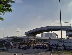 Mengganggu Mobilitas, Disnaker Minta Buruh Hentikan Demo di PT YMMA Cikarang