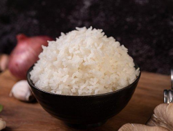 Hindari 4 Kebiasaan Ini Setelah Makan Nasi demi Jaga Kesehatan Pencernaan