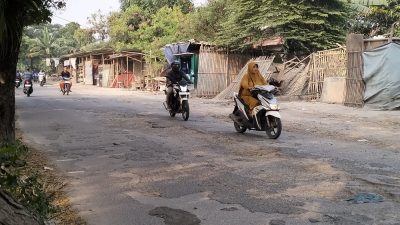 Perbaikan Jalan Alinda Cuma 100 Meter, Warga “Ngedumel”