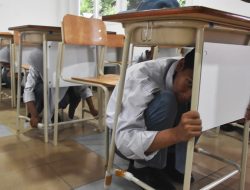 Siswa Dilatih Hadapi Situasi Darurat