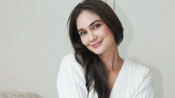 Diisukan Hamil, Luna Maya: Belum, Sabar Ya