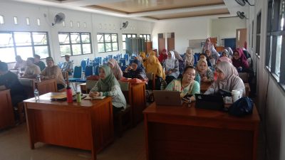 Kemendikdasmen Wajibkan Guru Ikuti “Hari Belajar Guru” Seminggu Sekali