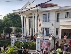 Rumah Uya Kuya Dijarah, Warga Tak Sadar Karena Ada Acara Dangdutan