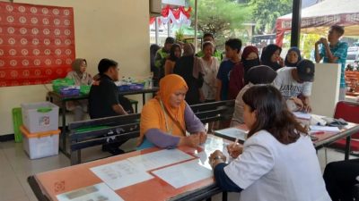 Puluhan Warga Datangi Mapolsek Bekasi Selatan